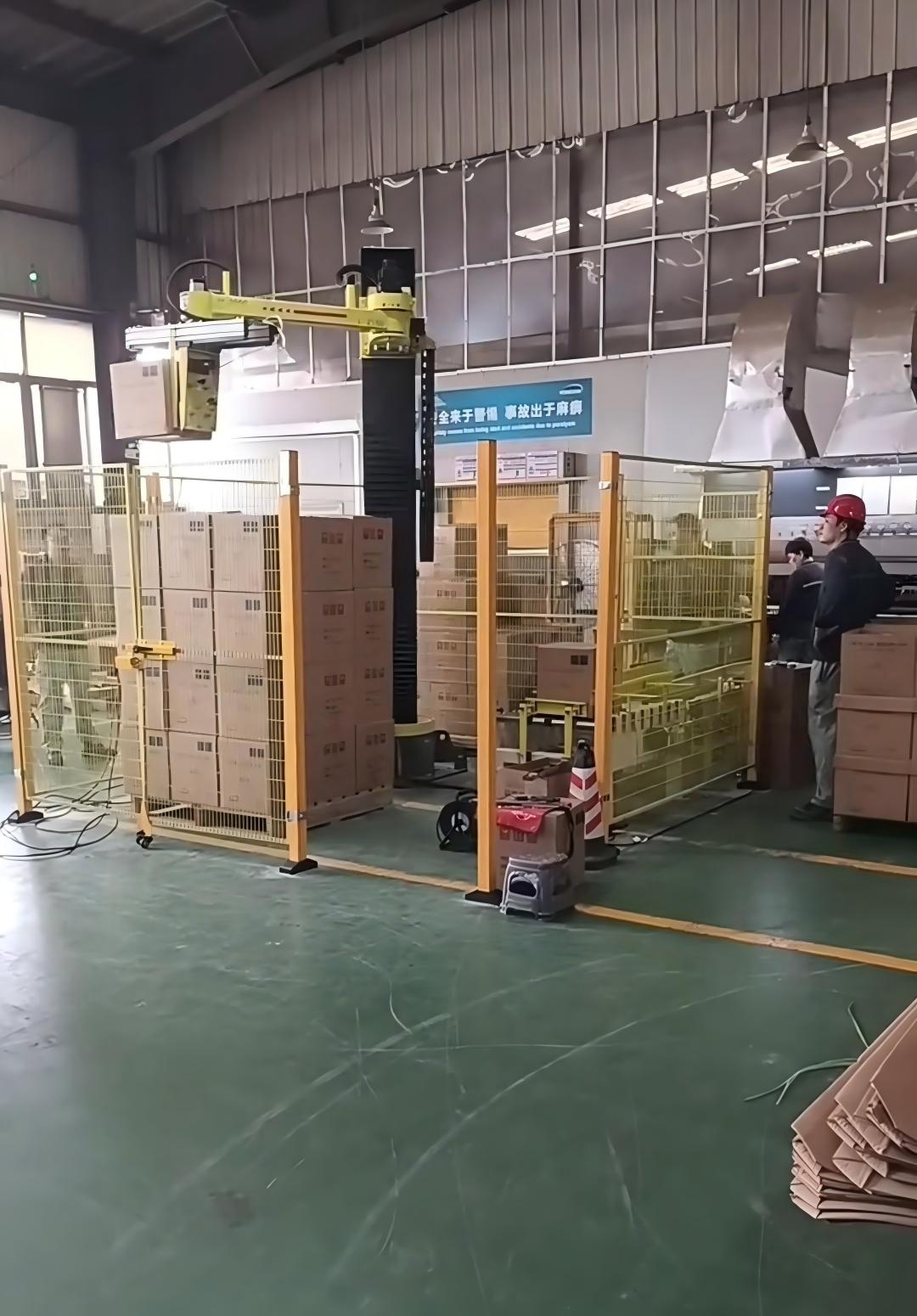 漯河某食品饮料企业箱装码垛机应用案例